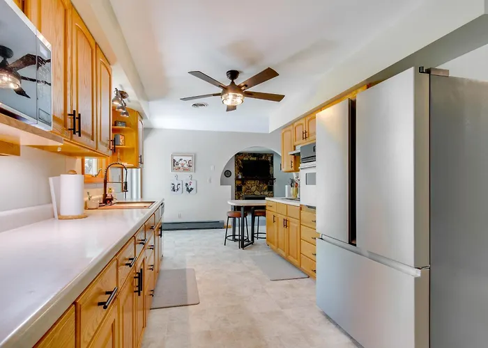 9 Mi To Downtown Rushville: Cozy Getaway W/ Grill * Rushville