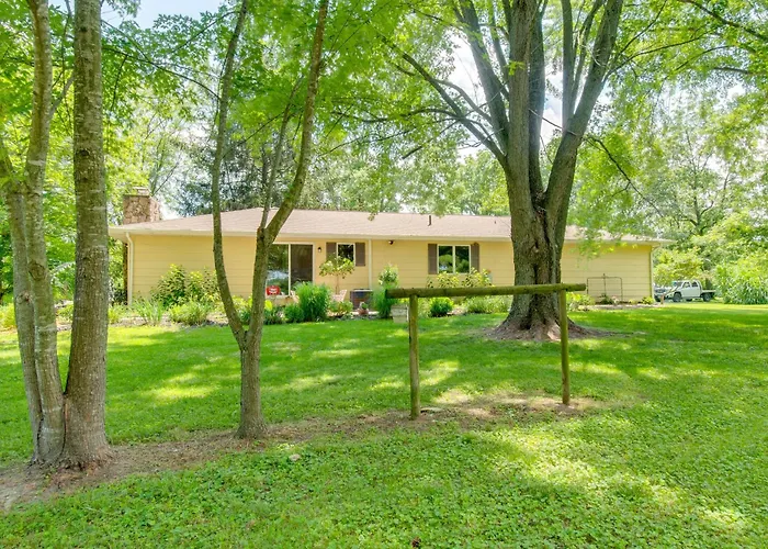 9 Mi To Downtown Rushville: Cozy Getaway W/ Grill Holiday home *