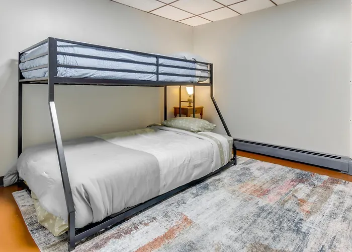 9 Mi To Downtown Rushville: Cozy Getaway W/ Grill Holiday home