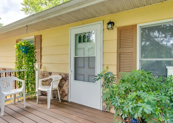 9 Mi To Downtown Rushville: Cozy Getaway W/ Grill Holiday home *