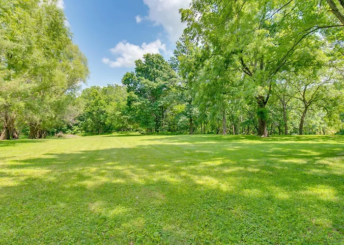 9 Mi To Downtown Rushville: Cozy Getaway W/ Grill * Rushville